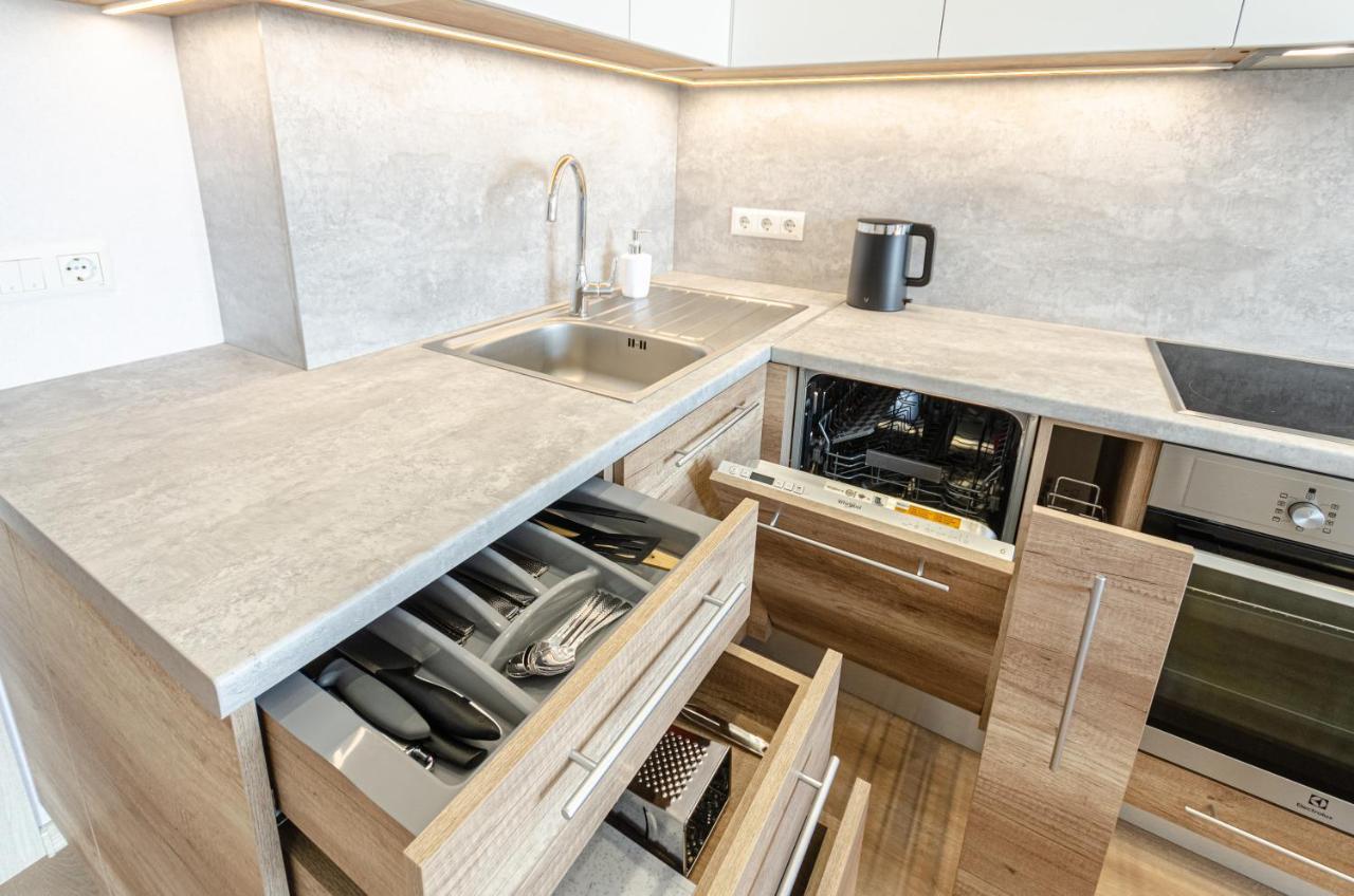 Petrovdom 5-25 In Cozy Apartment In Residential Complex "Beresteiskyi" Kyiv Exterior foto